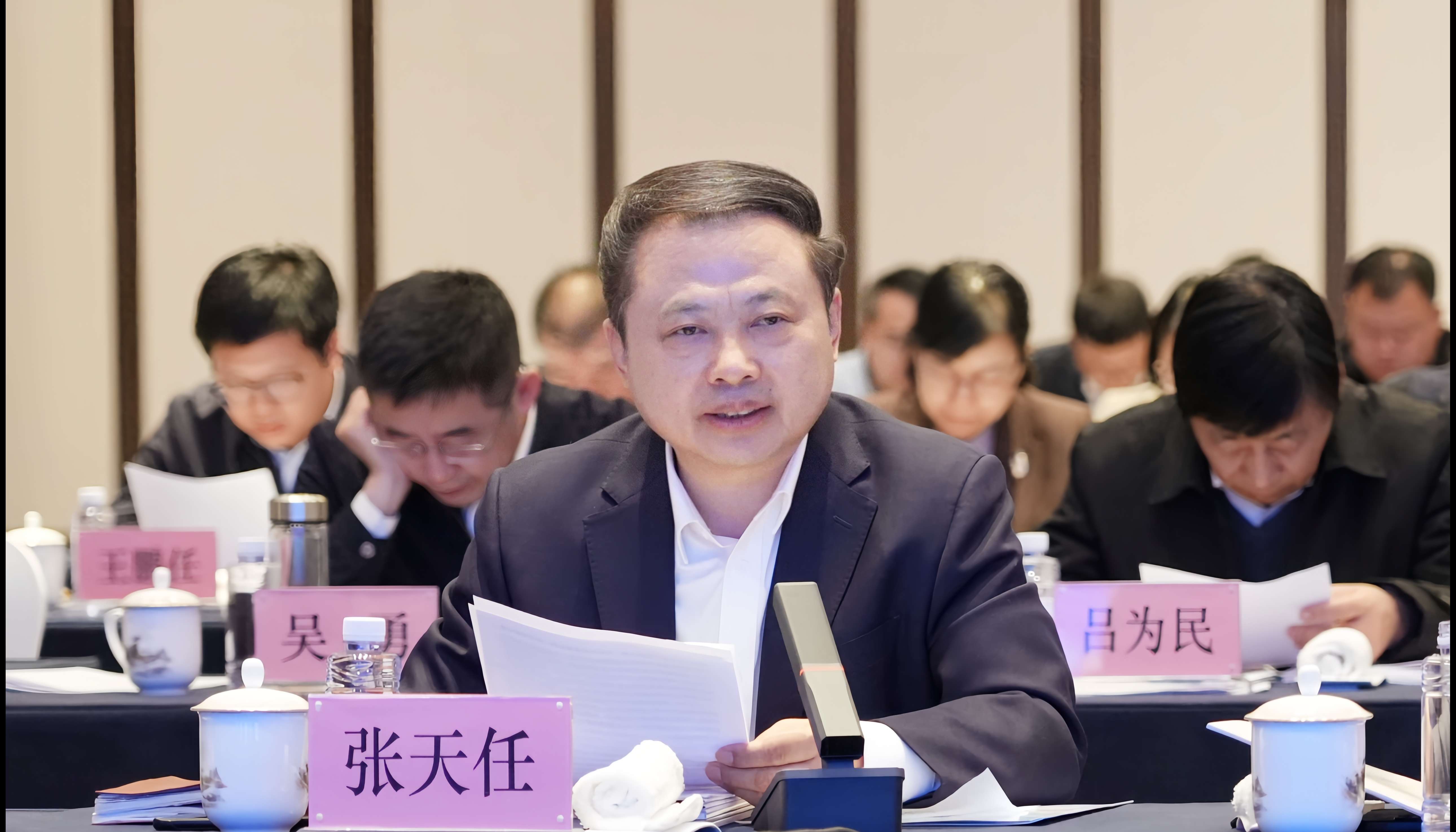 董事长作交流发言.jpg